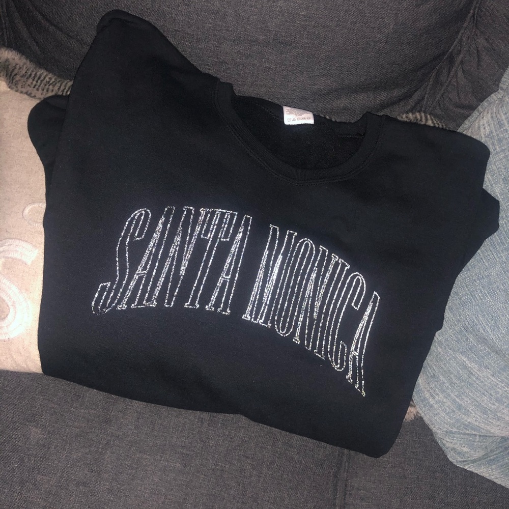 Santa Monica Black crew neck sweater